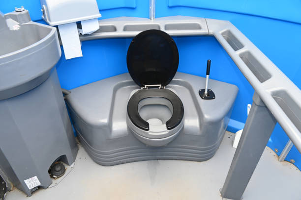 Best Porta potty delivery and setup  in Little Flock, AR